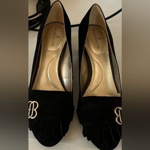 BRAND NEW Bandolino flats size 6 1/2 medium